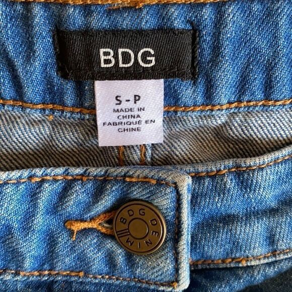 BDG Urban Outfitters Denim Button Front Raw Hem Mini Skirt Size Small - Picture 6 of 7